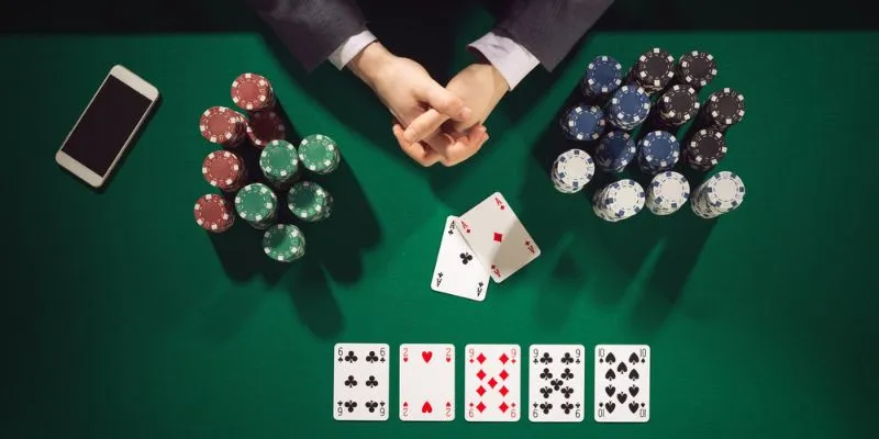 Học luật chơi Poker online là bước đầu tiên để làm chủ trò chơi